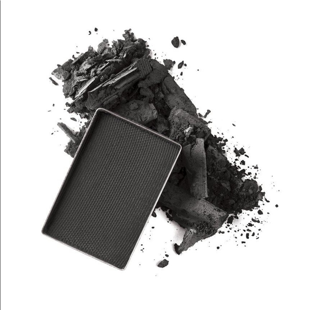 Mary Kay ChromaFusion eye shadow Onyx